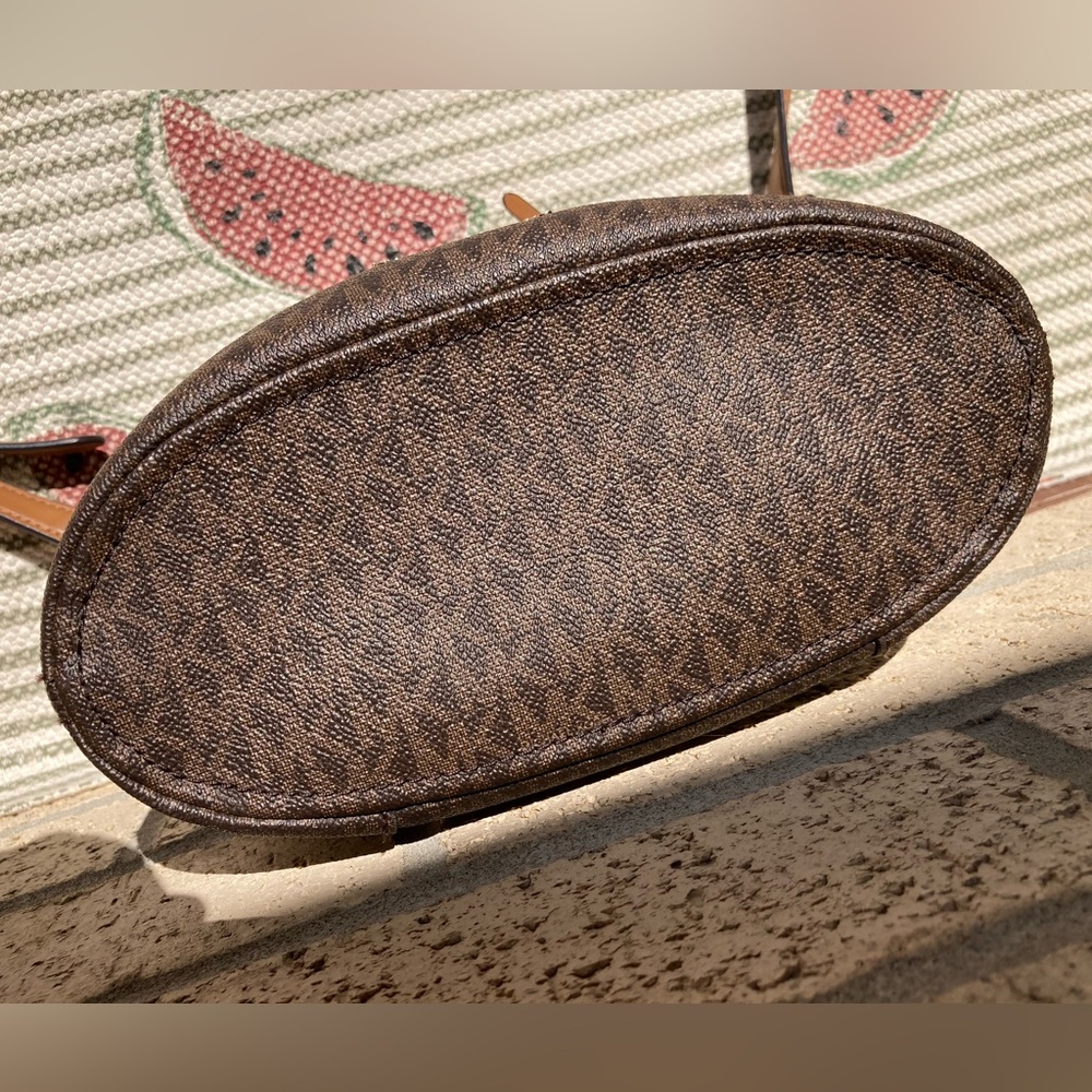 Michael Kors Brown Lupita Messenger Bucket Bag Crossbody Crescent Shape Purse - Picture 12 of 16